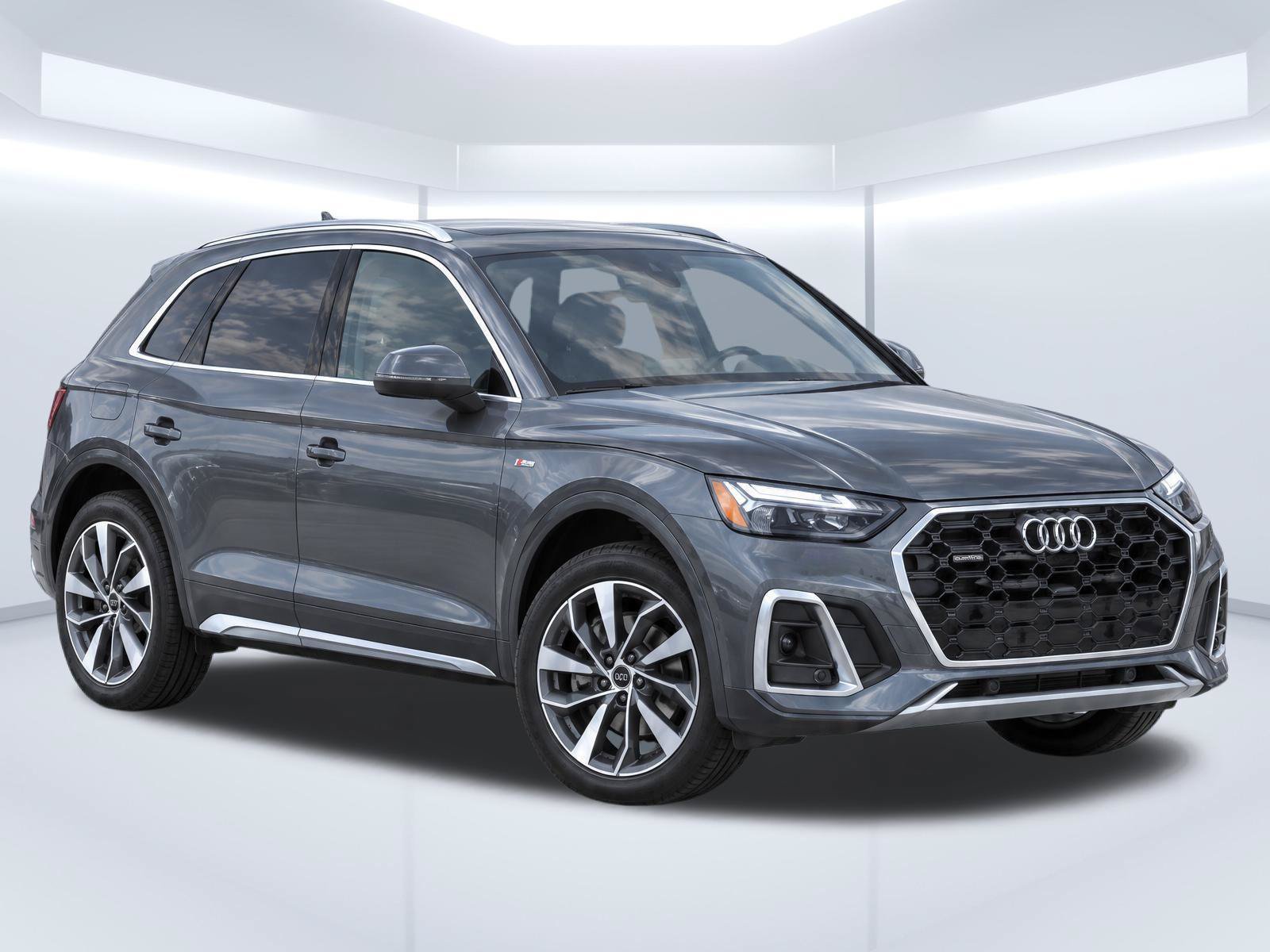 Used 2023 Audi Q5 2.0T Premium Plus w/ Premium Plus Package AWD/4WD image 2