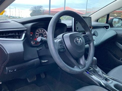 Used 2020 Toyota Corolla LE image 9