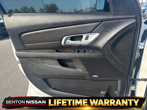 Used 2017 GMC Terrain SLE w/ Technology Package image 11