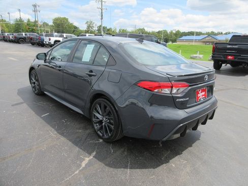 Used 2023 Toyota Corolla SE w/ Carpet Mat Package (TMS) FWD image 8