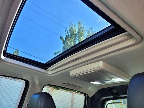 Used 2013 Chevrolet Avalanche LTZ image 23