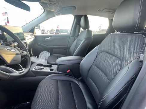 New 2026 Ford Escape SE image 13