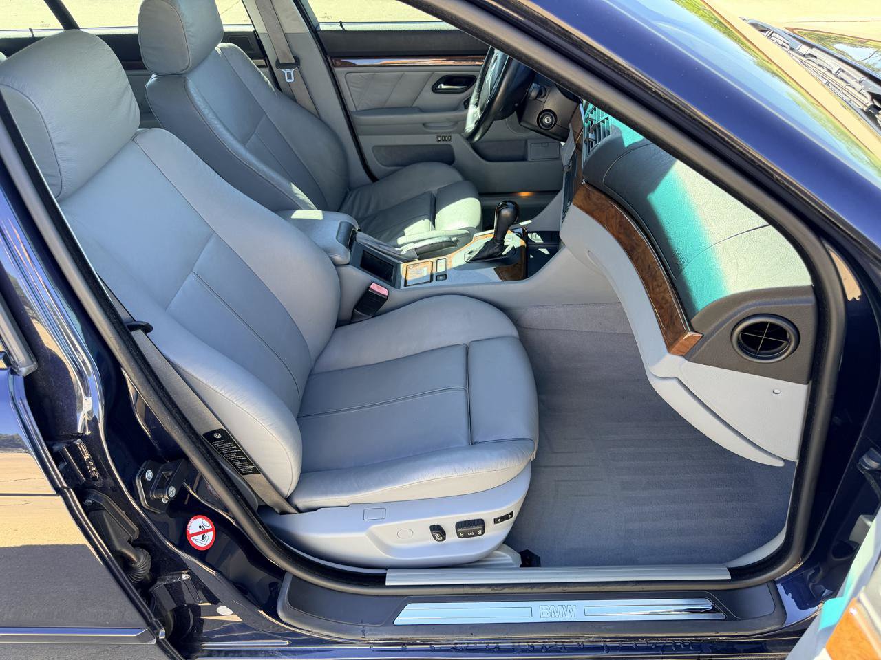 Used 2001 BMW 540i Sedan RWD image 14