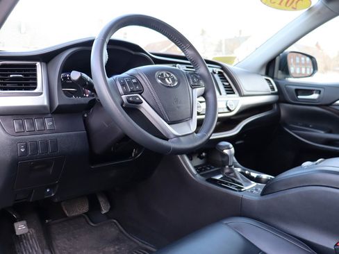 Used 2015 Toyota Highlander XLE image 10