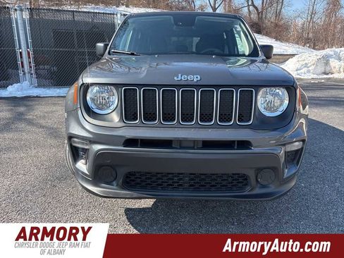 Used 2023 Jeep Renegade Latitude image 2