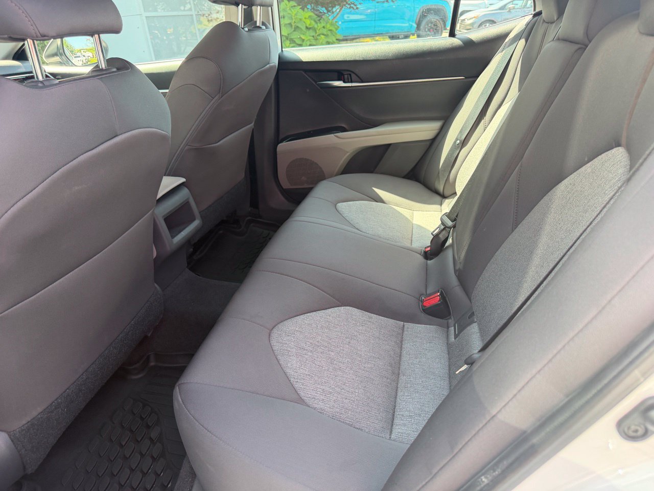 Used 2019 Toyota Camry LE w/ Convenience Package FWD image 11