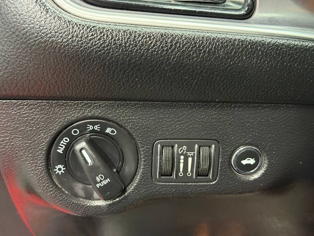 Used 2019 Dodge Challenger R/T RWD image 30