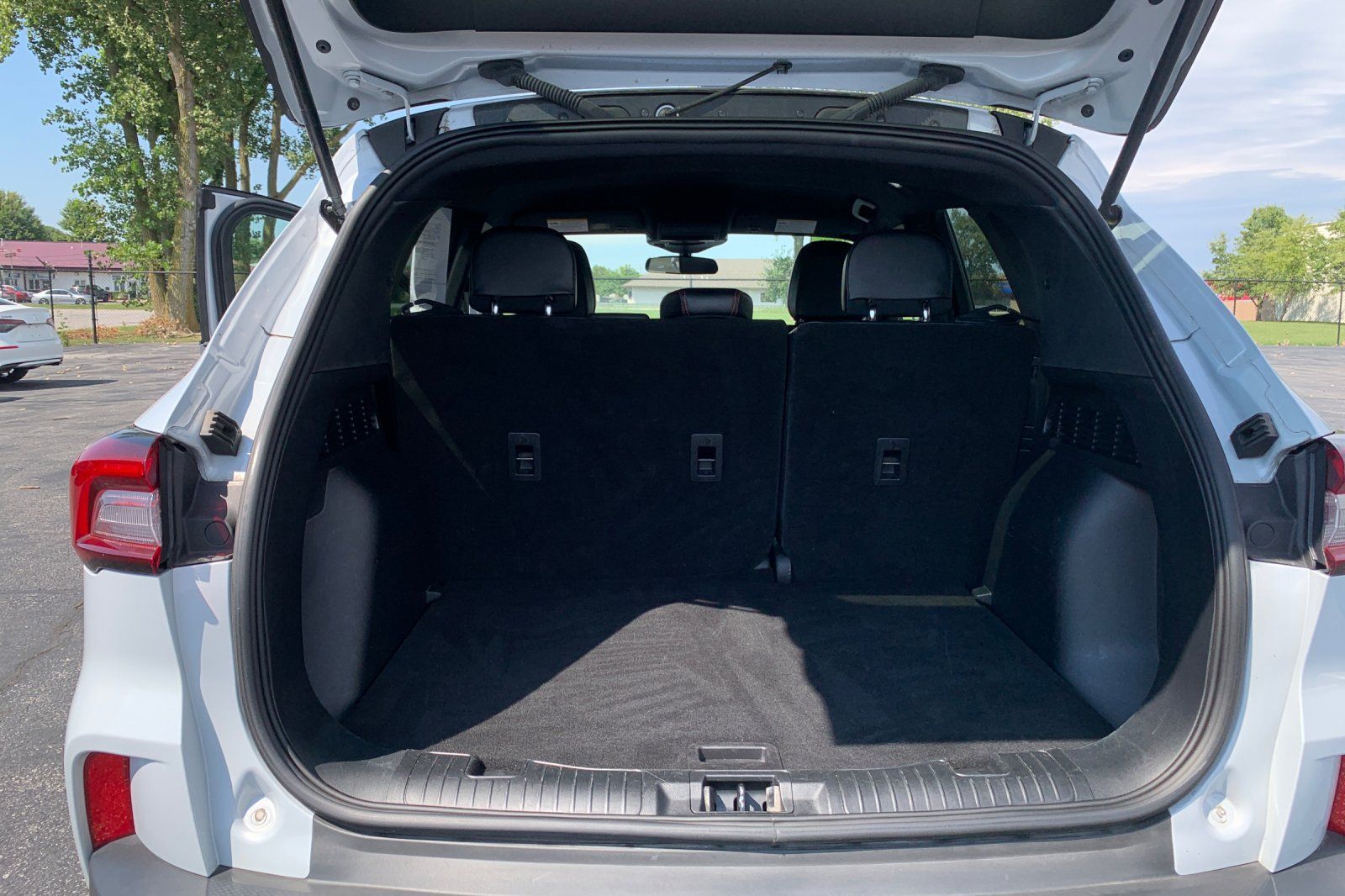 Used 2025 Ford Escape ST-Line FWD image 19