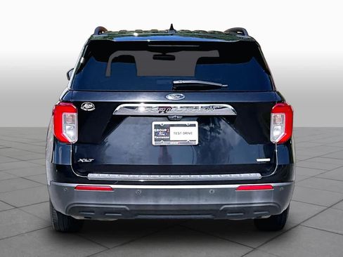 Used 2020 Ford Explorer XLT RWD image 5