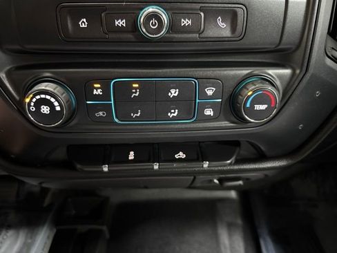 Used 2018 Chevrolet Silverado 1500 W/T w/ Trailering Package AWD/4WD image 18
