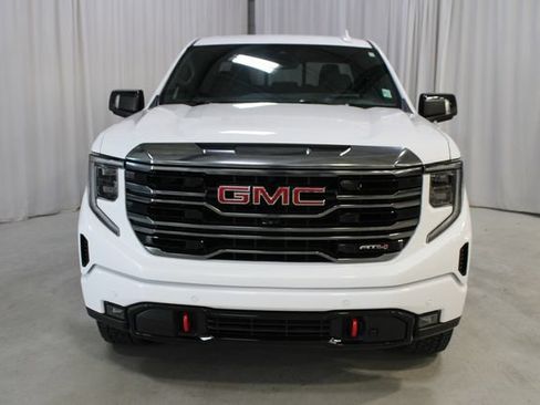 Used 2024 GMC Sierra 1500 AT4 w/ Technology Package AWD/4WD image 27