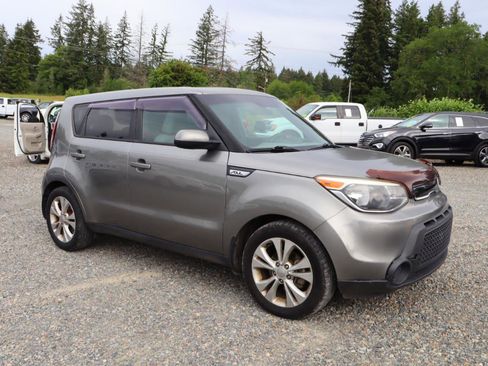 Used 2015 Kia Soul + FWD image 5