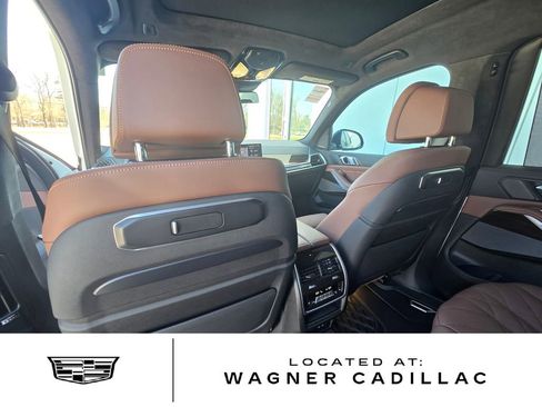 Used 2024 BMW X7 xDrive40i w/ Executive Package image 18