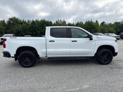 Used 2024 Chevrolet Silverado 1500 LT Trail Boss w/ Convenience Package II AWD/4WD image 8