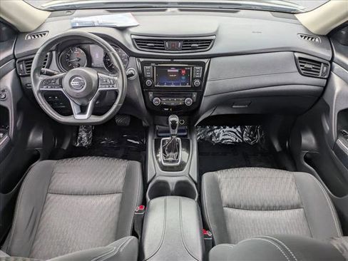 Used 2018 Nissan Rogue SV image 17