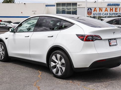 Used 2022 Tesla Model Y Long Range AWD/4WD image 8