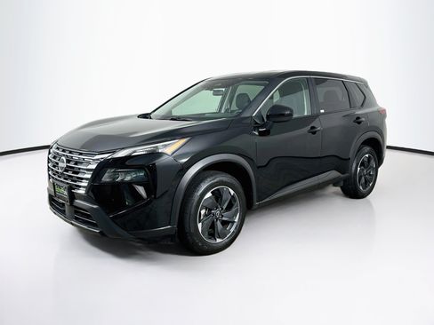 Used 2025 Nissan Rogue SV AWD/4WD image 3