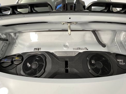 Used 2025 Porsche 911 Carrera RWD image 18