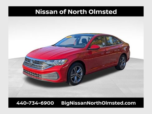 Used 2023 Volkswagen Jetta SE w/ Panoramic Sunroof Package image 1