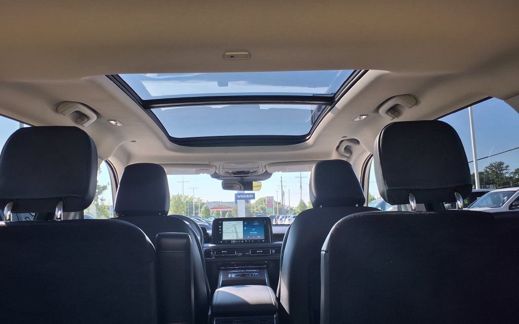 Used 2025 Lincoln Aviator Reserve RWD image 26