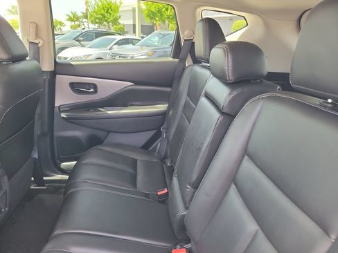 Used 2023 Nissan Murano SV FWD image 11