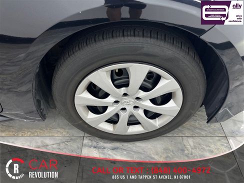 Used 2024 Toyota Corolla LE FWD image 39