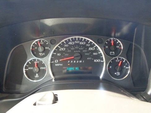 Used 2014 Chevrolet Express 3500 RWD image 15