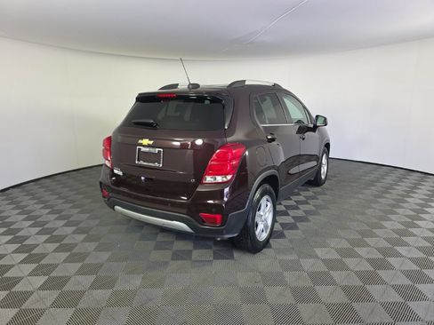 Used 2020 Chevrolet Trax LT w/ Driver Confidence Package FWD image 5