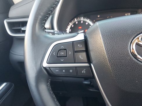 Used 2022 Toyota Highlander XLE image 24