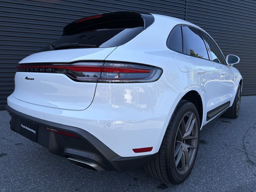 Certified 2026 Porsche Macan AWD/4WD image 29