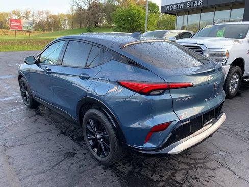 Used 2025 Buick Envista Sport Touring w/ Convenience I Package FWD image 3