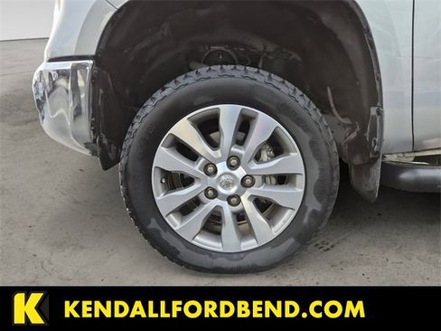 Used 2015 Toyota Tundra Limited w/ Limited Premium Package image 10