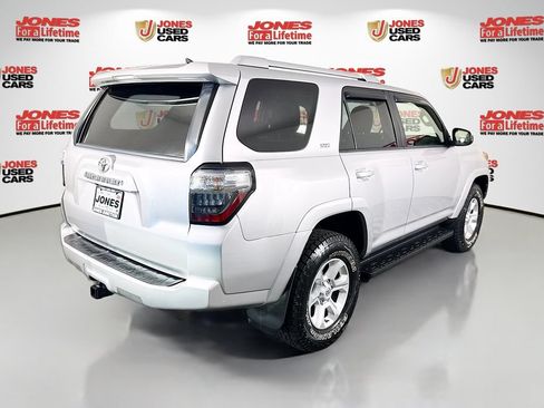 Used 2015 Toyota 4Runner SR5 AWD/4WD image 15
