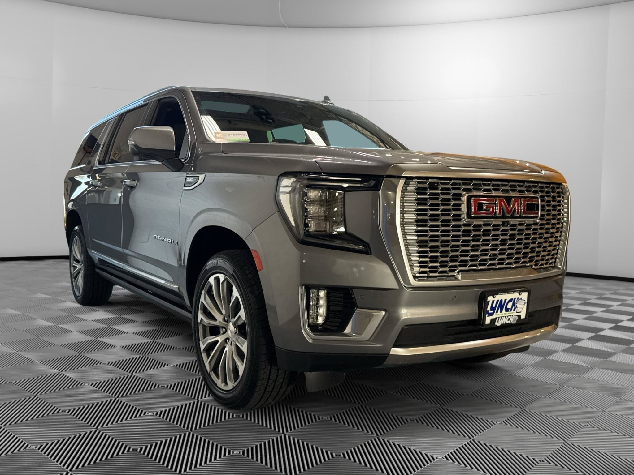 Used 2021 GMC Yukon XL Denali w/ Denali Premium Package AWD/4WD image 7