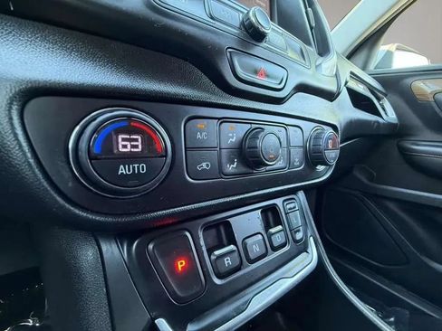 Used 2018 GMC Terrain SLE w/ Driver Convenience Package FWD image 19