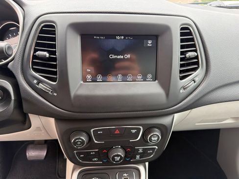 Used 2019 Jeep Compass Latitude w/ Popular Equipment Group AWD/4WD image 22