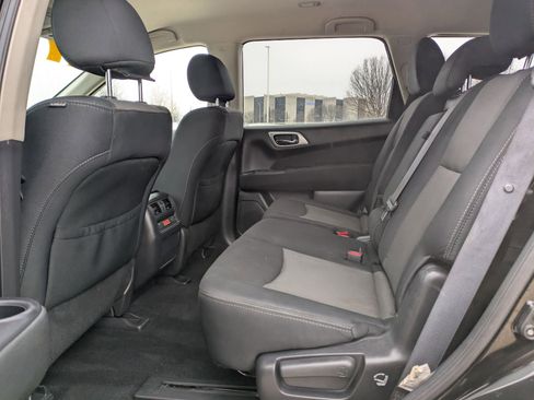 Used 2017 Nissan Pathfinder SV w/ SV Tech Package image 24