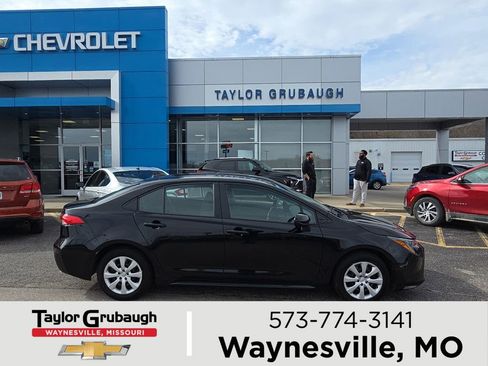 Used 2024 Toyota Corolla LE image 1