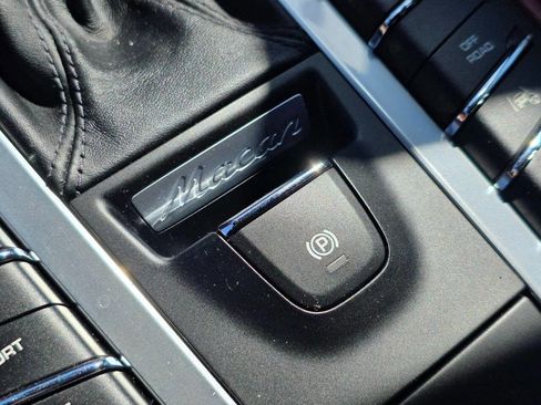Used 2016 Porsche Macan Turbo image 37