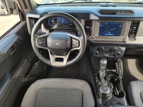 Used 2022 Ford Bronco Outer Banks AWD/4WD image 13