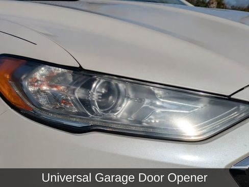 Used 2018 Ford Fusion SE w/ Equipment Group 201A image 10