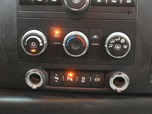 Used 2013 Chevrolet Silverado 2500 LT w/ Convenience Package AWD/4WD image 18