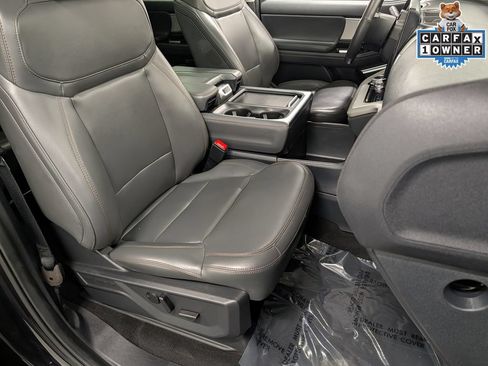 Used 2025 Ford Expedition Active AWD/4WD image 34