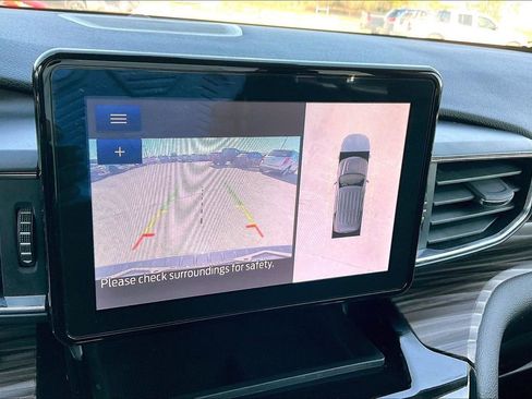 Used 2023 Ford Explorer Limited image 13