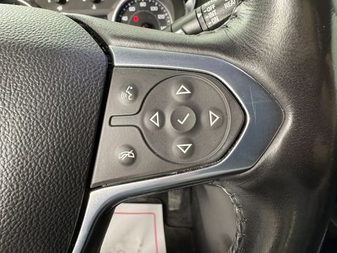 Used 2021 Chevrolet Traverse LT AWD/4WD image 16