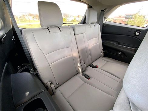 Used 2017 Honda Pilot Touring image 21