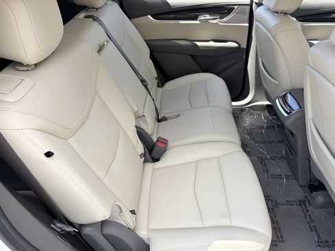 Certified 2023 Cadillac XT6 Premium Luxury w/ Technology Package FWD image 14