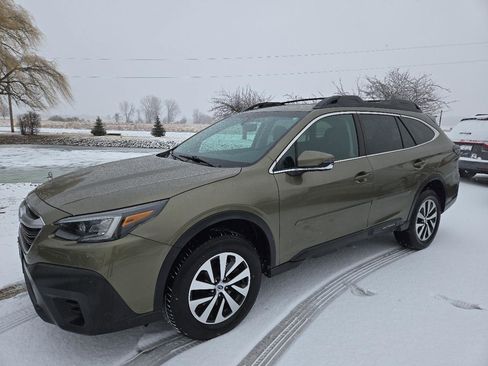 Used 2022 Subaru Outback Premium image 1