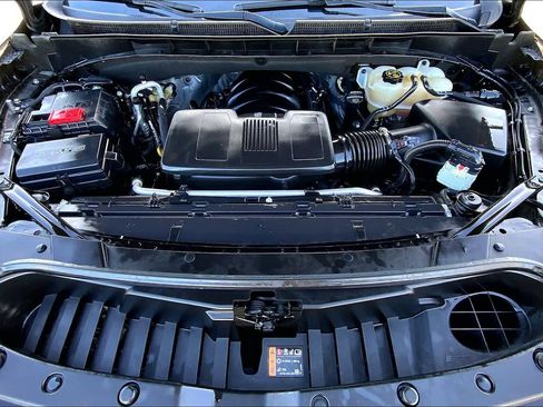 Used 2023 Cadillac Escalade Premium Luxury image 31