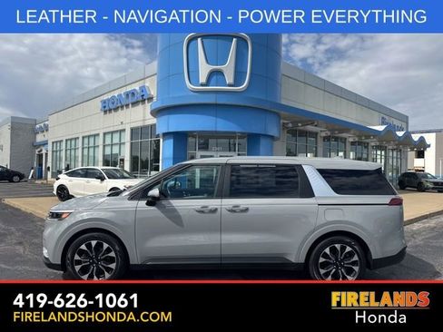 Used 2024 Kia Carnival EX FWD image 1